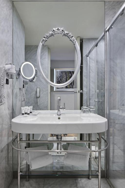 TITANIC Gendarmenmarkt Berlin - 6