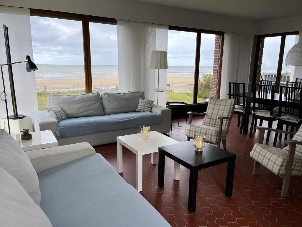 Posezení v ubytování Villa d'architecte - Les Pieds dans l'Eau