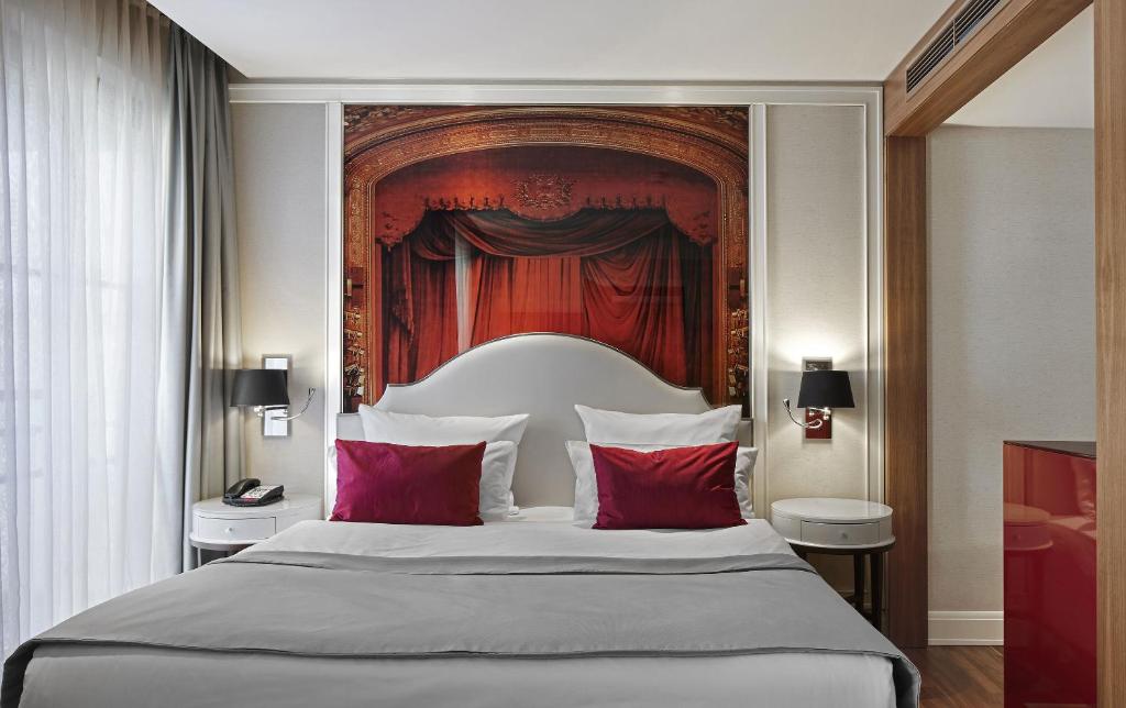 TITANIC Gendarmenmarkt Berlin - 14