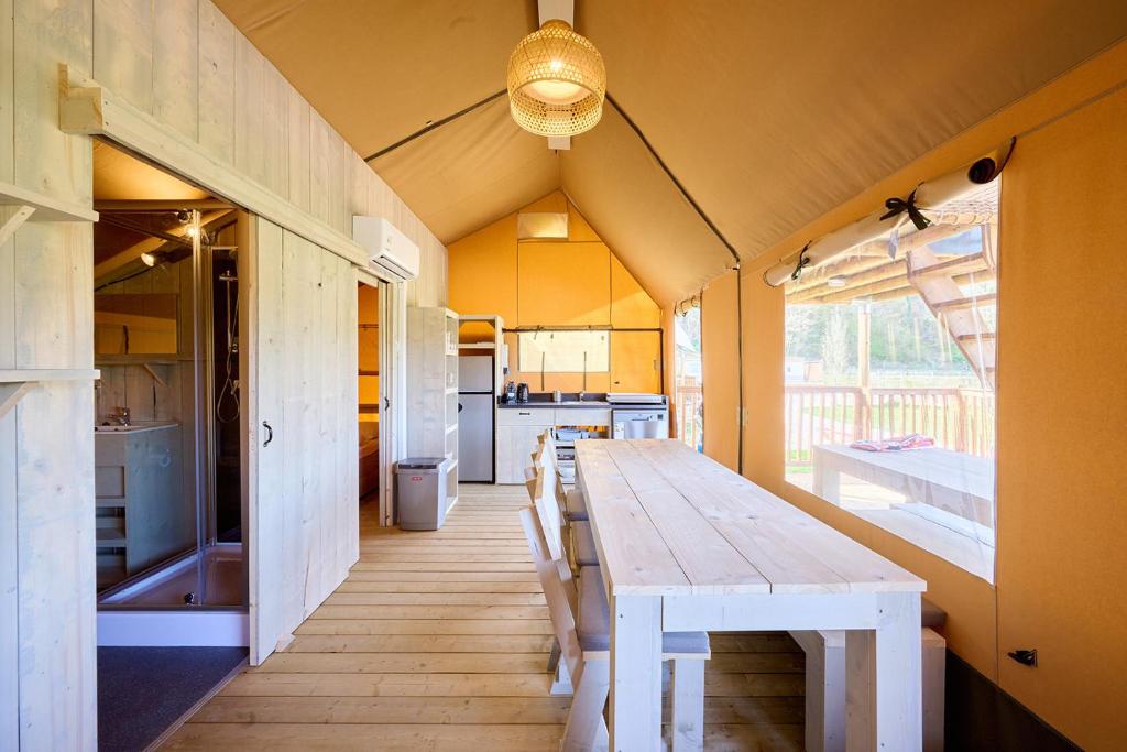 Fotografie z fotogalerie ubytování Glamping Nieuw Heeten v destinaci Nieuw-Heeten