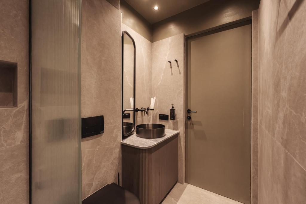 Zenith Premium Suites - 3