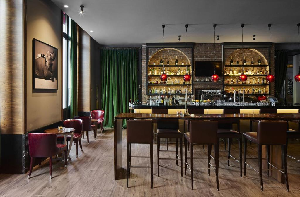 TITANIC Gendarmenmarkt Berlin - Resim 10