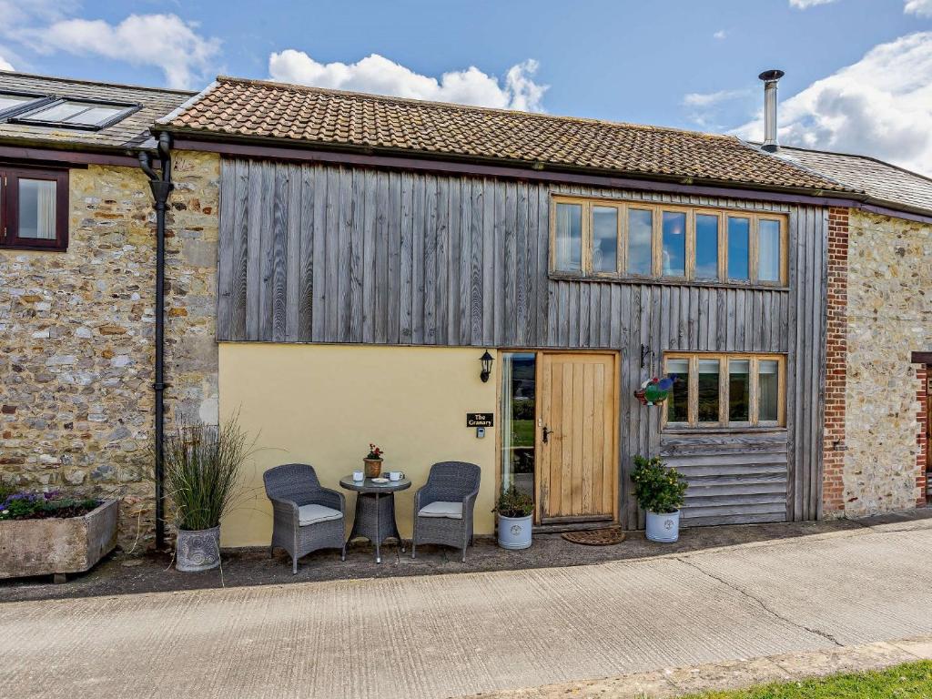 2 Bed in Axminster 45099, Axminster (updated prices 2024)