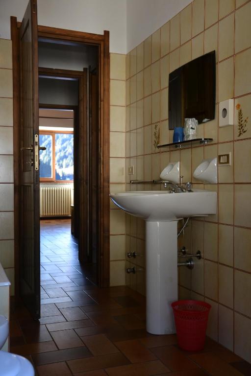Koupelna v ubytování ALBERGO VALLUNGA