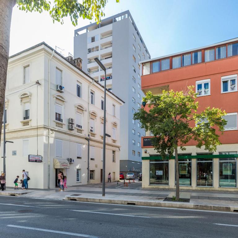 Budova, v ktorej sa apartmán nachádza