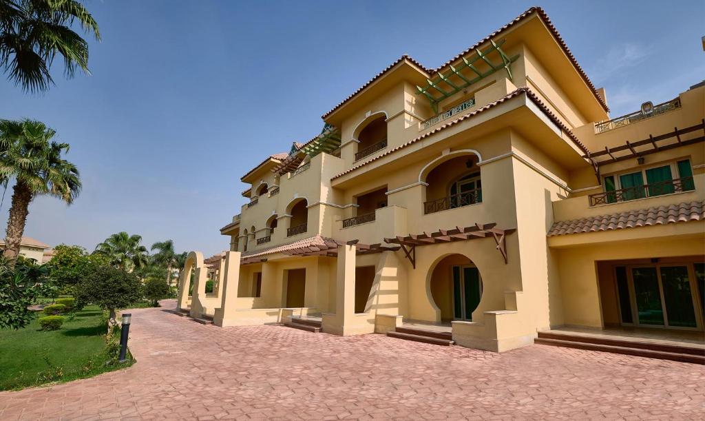 Mövenpick Hotel Cairo - Media City - 11