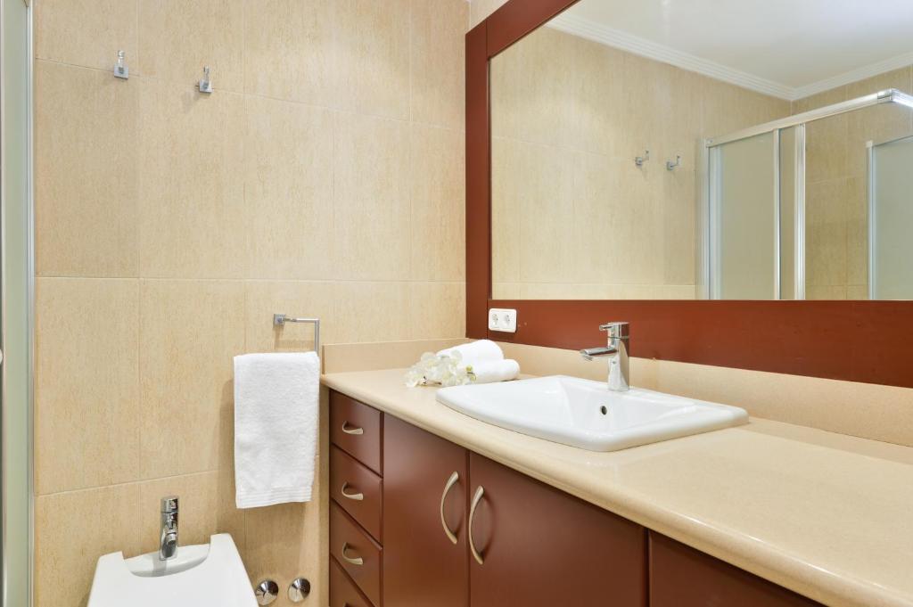 A bathroom at Villa con piscina gigante