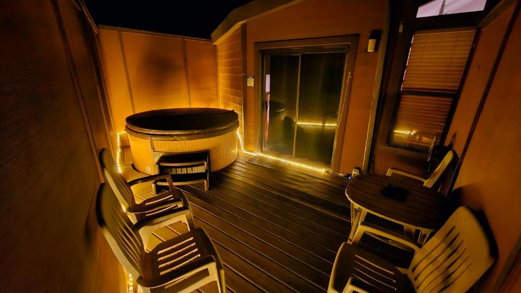 Fotografie z fotogalerie ubytování Ocean Cabin 1 With Private Jacuzzi v destinaci Smith River