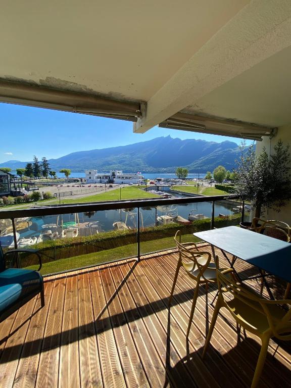 Photo de la galerie de l'établissement LA MARINA, à Aix-les-Bains