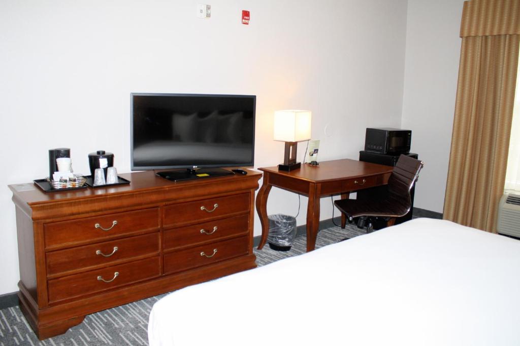Country Inn & Suites by Radisson, BWI Airport Baltimore , MD - King Room