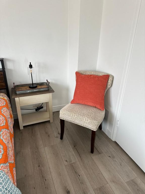 Posezení v ubytování 2BR Gem: Modern Comfort & Style