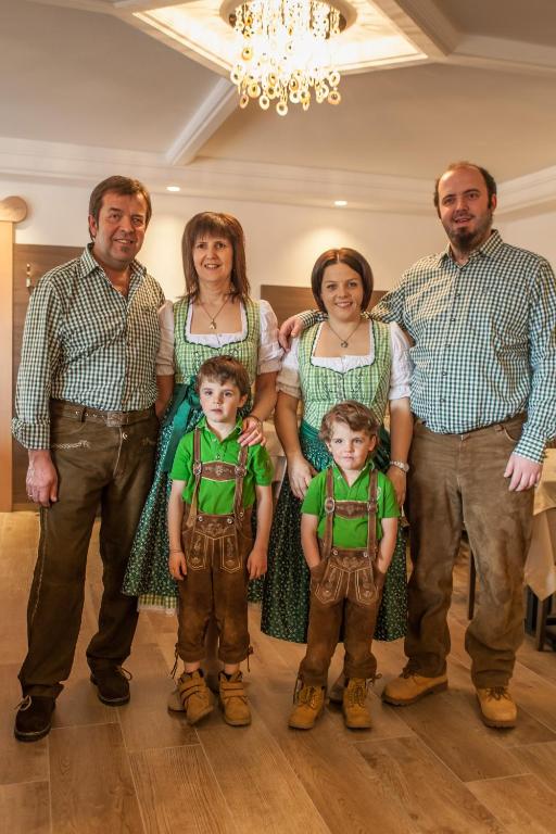 Rodzina zatrzymująca się w obiekcie Hotel Restaurant Alber