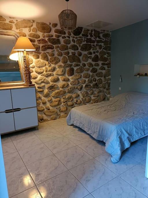 Postel nebo postele na pokoji v ubytování Paisible et cosy