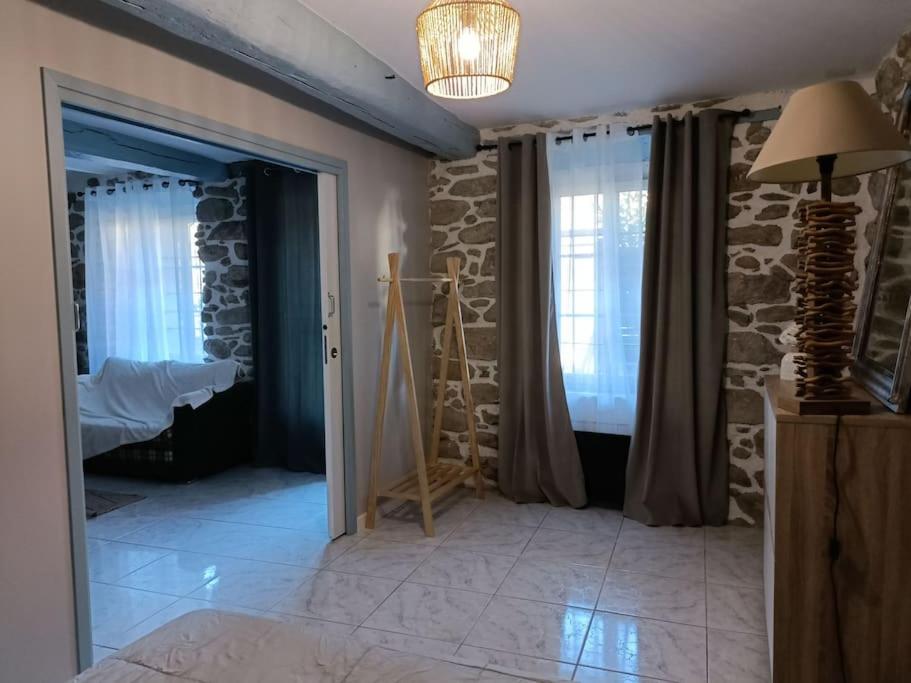 Postel nebo postele na pokoji v ubytování Paisible et cosy