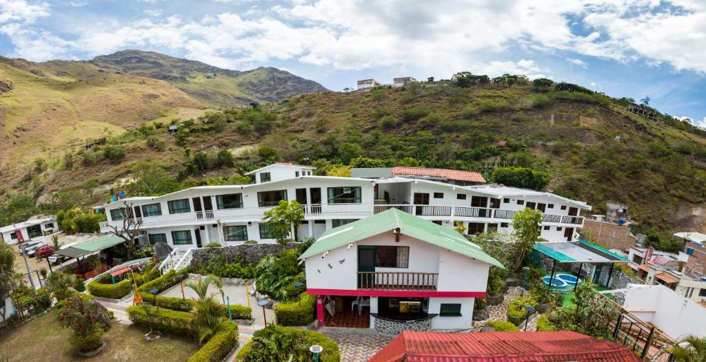 Guayacan Hotel - Pedregal Rio - Housity