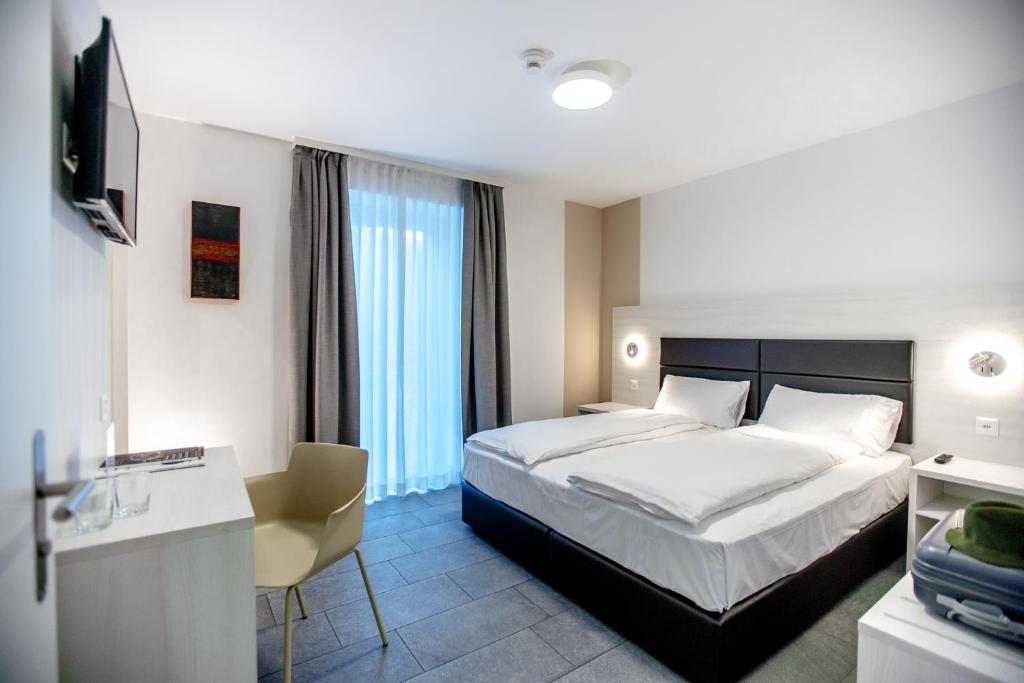 Miralago Locarno Easy Rooms - Resim 7