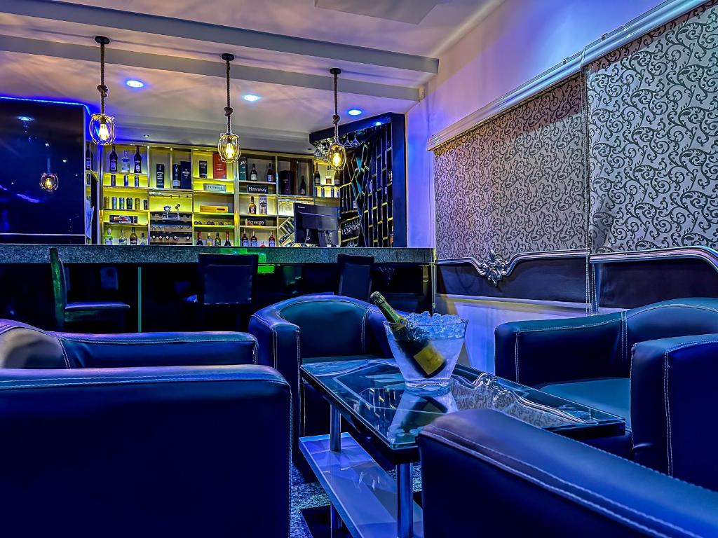Ruang duduk di Parkview Astoria Hotel