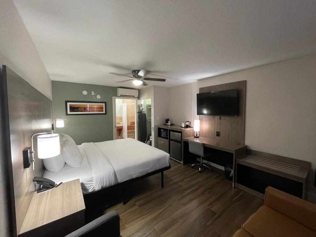 Quality Inn & Suites Airport-Cruise Port Hollywood - King Room - Toegankelijk/niet Roken