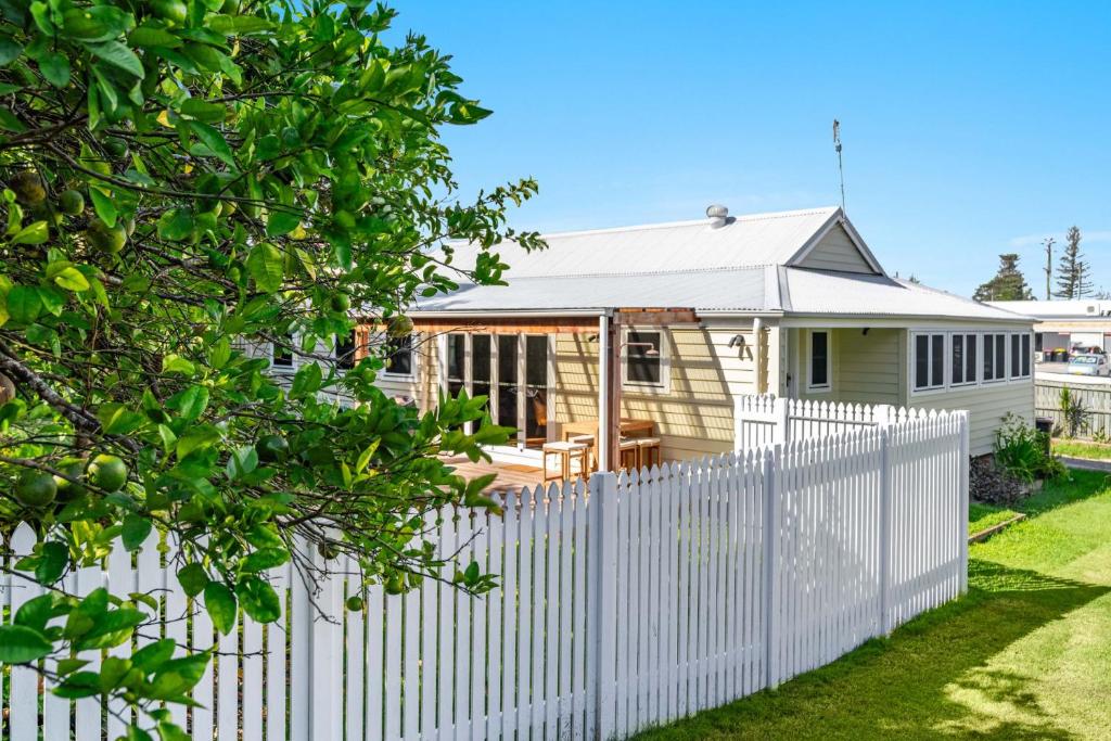 Lime Tree Cottage Pet Friendly, Yamba (updated prices 2024)