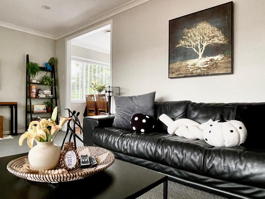 M&K Home with central air condition, 4 bedrooms, by Chartwell Shopping Centre - Resim 10