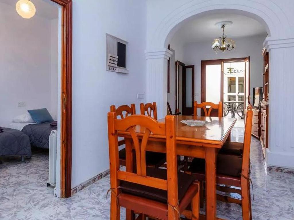 Fotografie z fotogalerie ubytování Maison de vacances à 3 min de la plage avec Wi-Fi, patio et équipements pour enfants - ES-266-1 v destinaci Santa Margalida