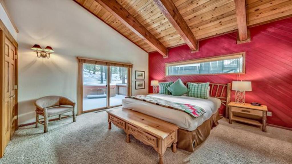 Postel nebo postele na pokoji v ubytování Northstar California Resort