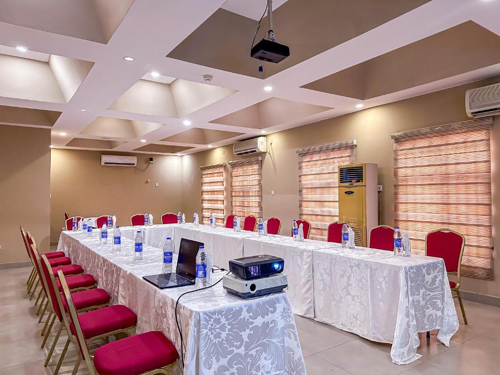 Kawasan bisnes dan/atau bilik persidangan di Parkview Astoria Hotel