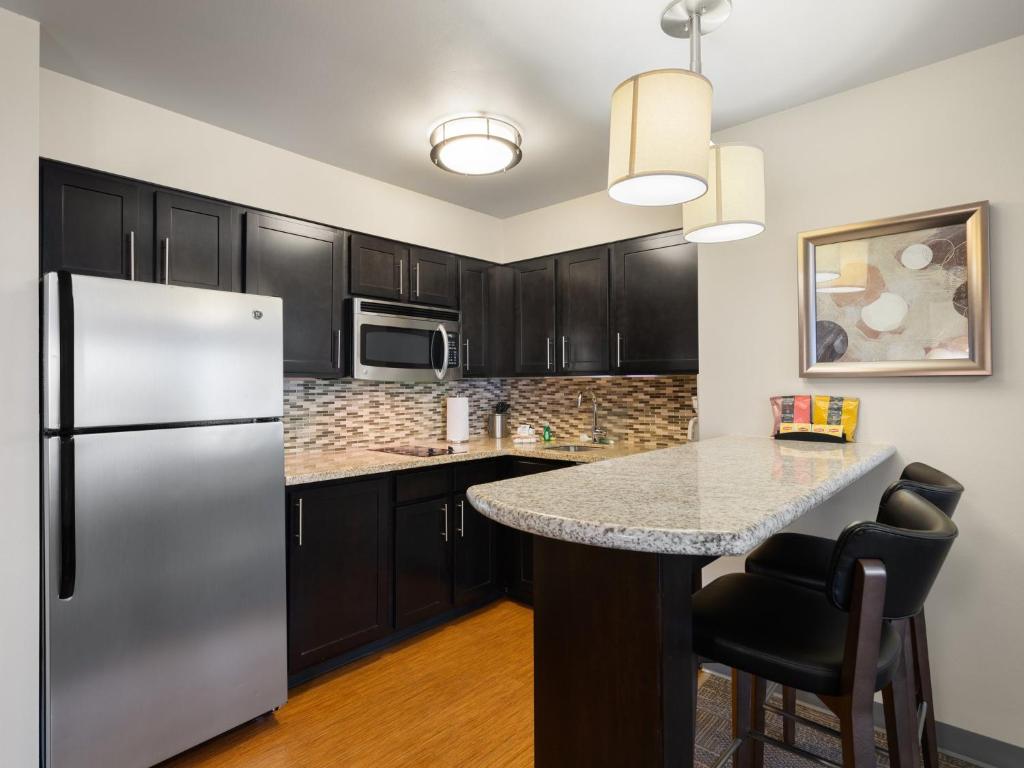 Staybridge Suites Midvale by IHG - Suite Met 1 Slaapkamer En Kingsize Bed