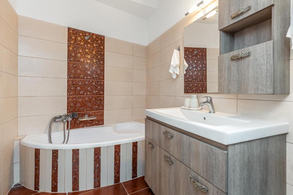 A bathroom at Lola's House