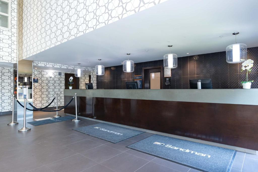 Vstupní hala nebo recepce v ubytování Sandman Hotel & Suites Calgary South
