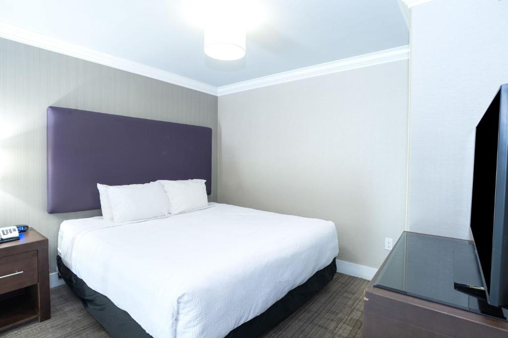 Sandman Hotel & Suites Calgary South - Resim 37