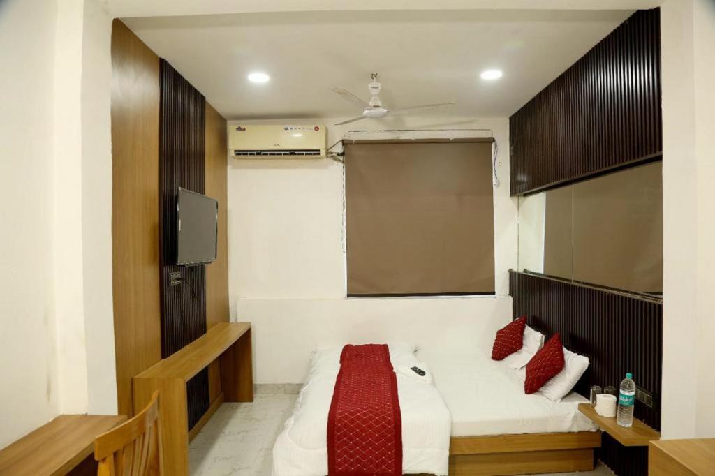 Voodi või voodid majutusasutuse Bunk Hostel Delhi Best Backpacking Accommodation toas
