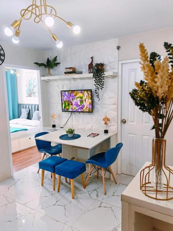 TV a/nebo společenská místnost v ubytování Ann's Condo "2bedroom"