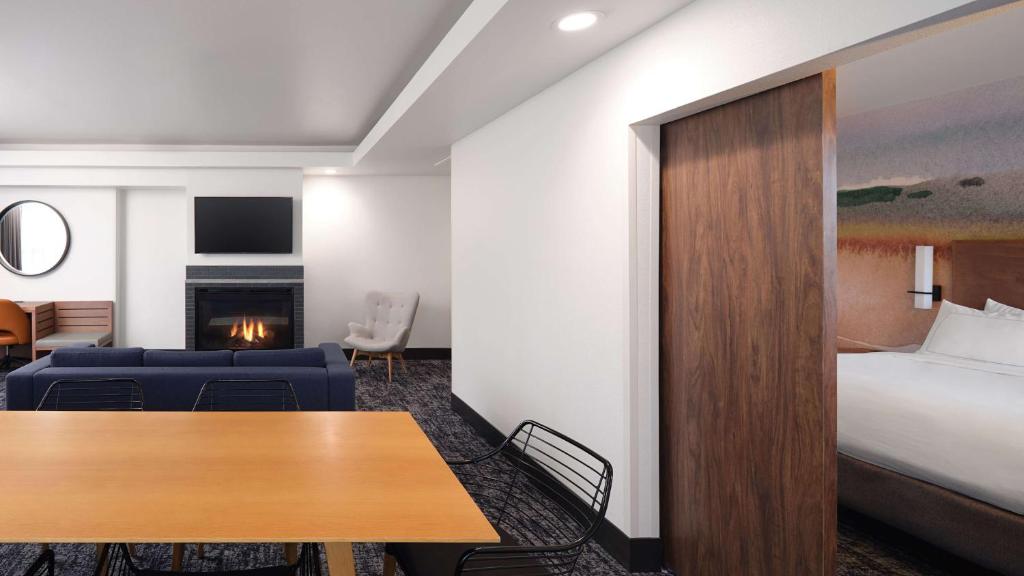 River's Edge Hotel Portland, Tapestry Collection by Hilton - 