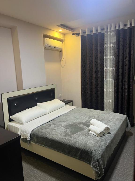 Sunset Escape Apartment Saranda (2br+2ba) - Image 2