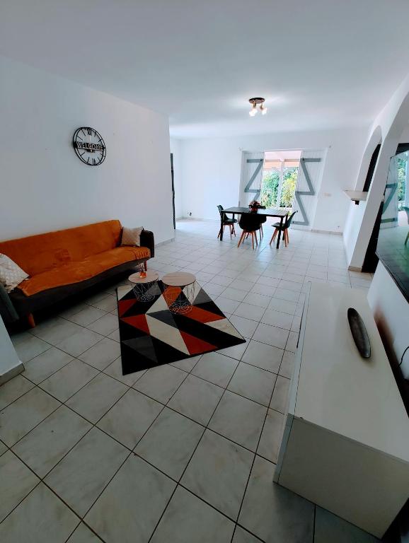 TV a/nebo společenská místnost v ubytování Le Nil Appartement Cosy tout confort