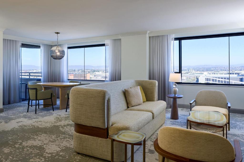 The Westin Los Angeles Airport - 豪华套房国王，1卧室总统套房，1国王