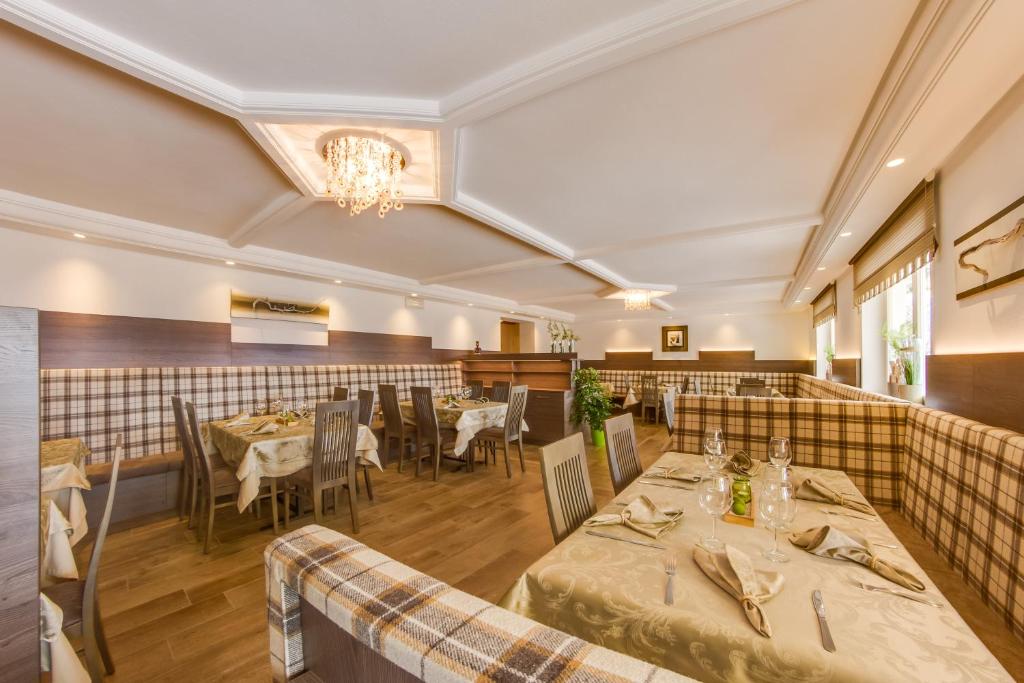 Część wypoczynkowa w obiekcie Hotel Restaurant Alber