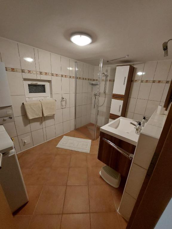 Koupelna v ubytování Chata Boží Dar 63