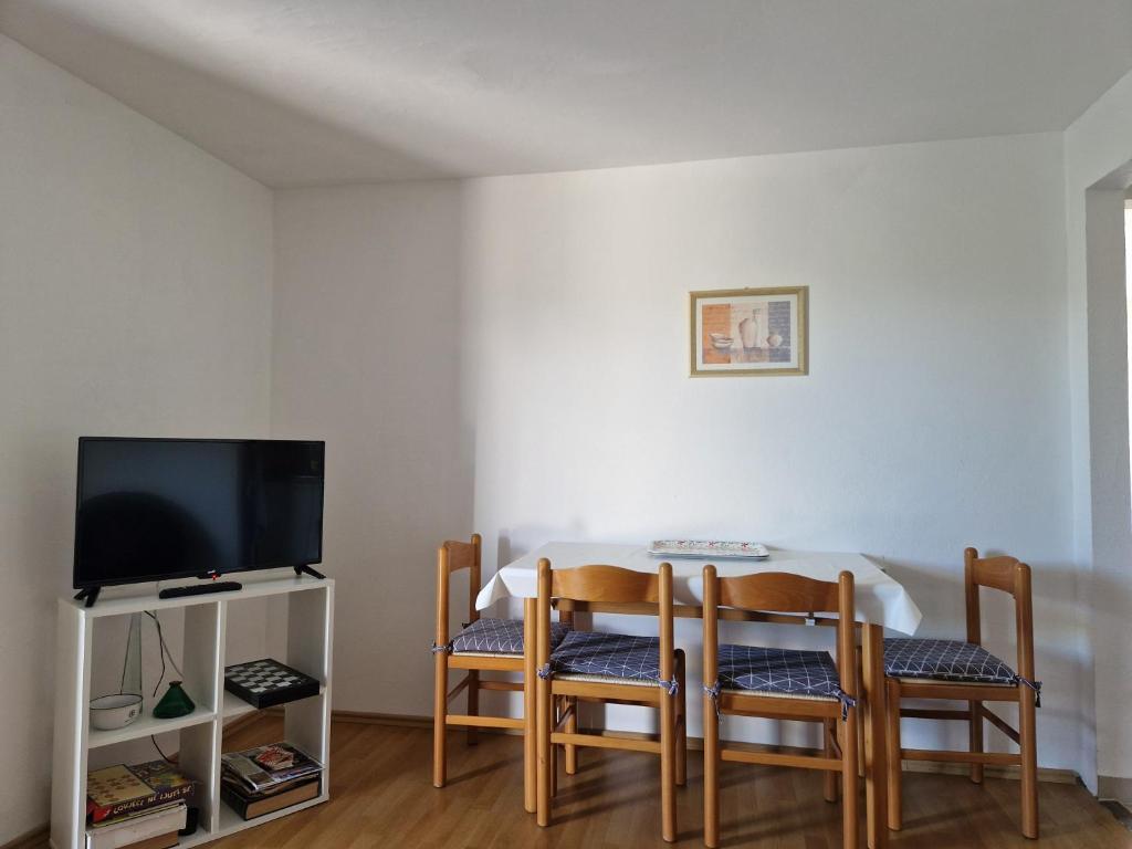 Telewizja i/lub zestaw kina domowego w obiekcie Apartment Buric