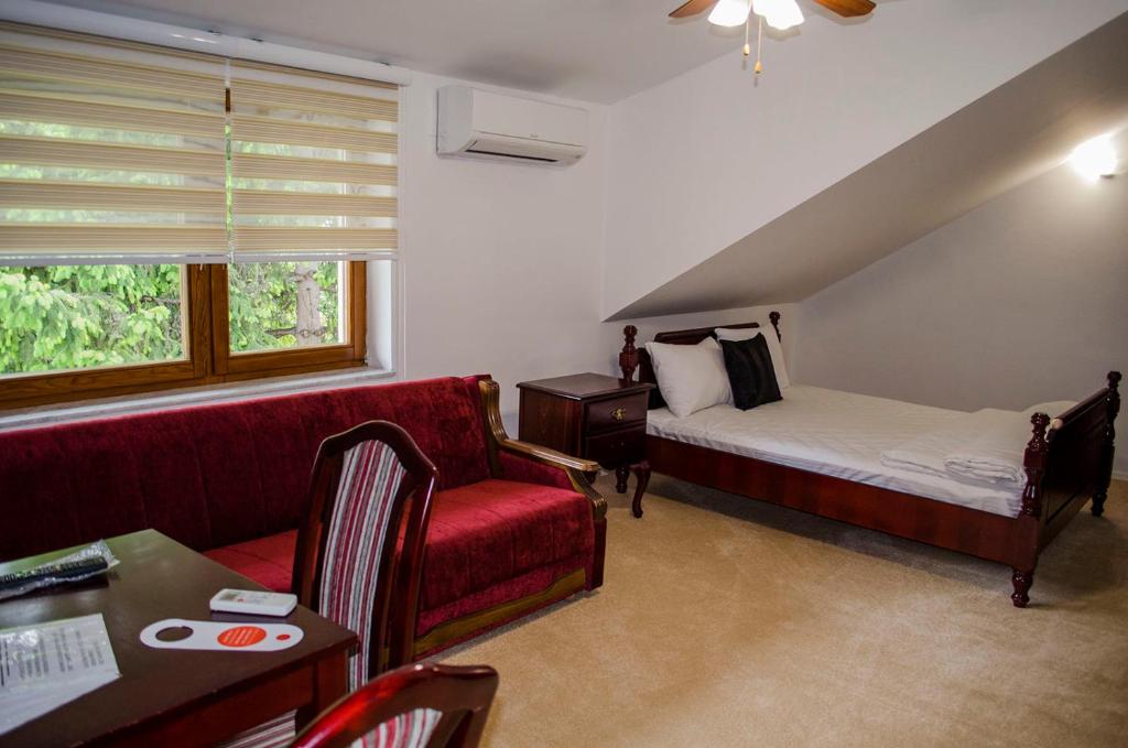 Demi Old Town - Garage Parking - Deluxe Double Room