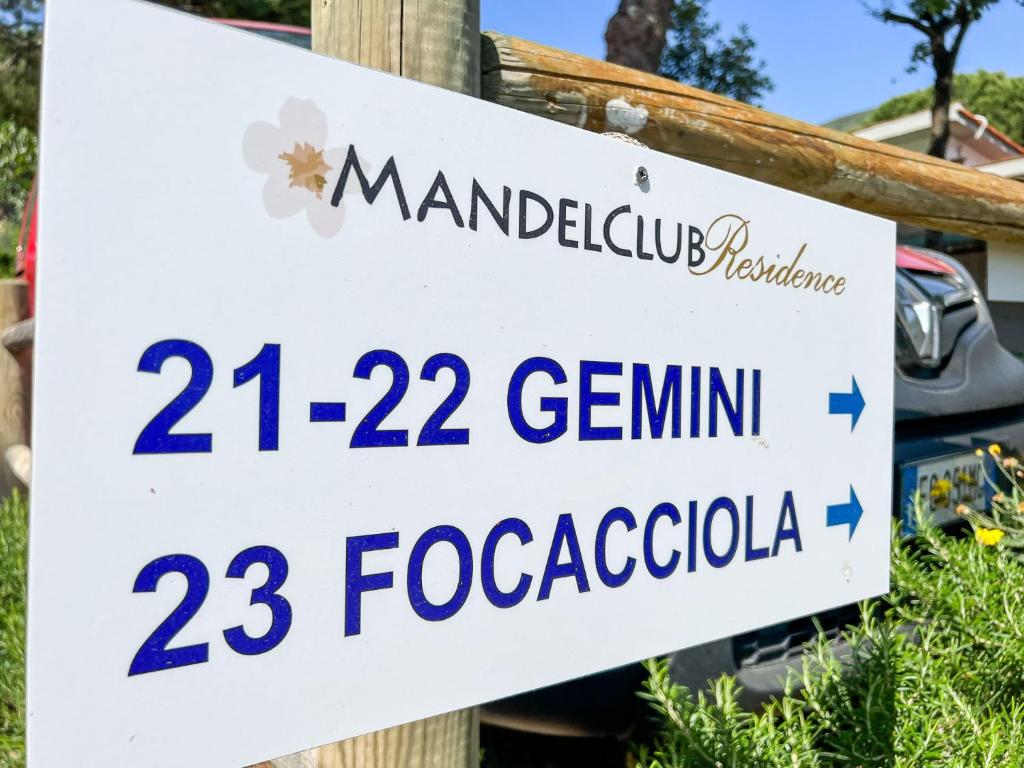 Certyfikat, podpis lub inny dokument wystawiony w obiekcie Residence Mandel 2 by Mandel Club