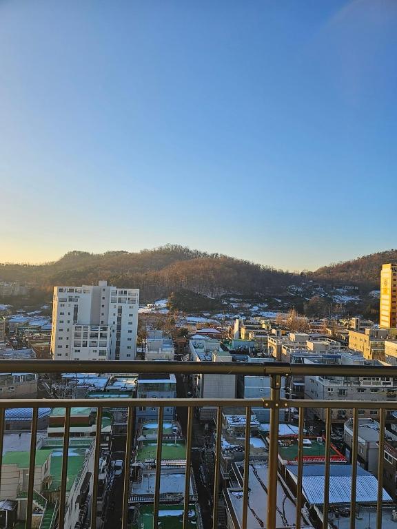 Nespecifikovaný výhled na hory nebo výhled na hory při pohledu z apartmánu