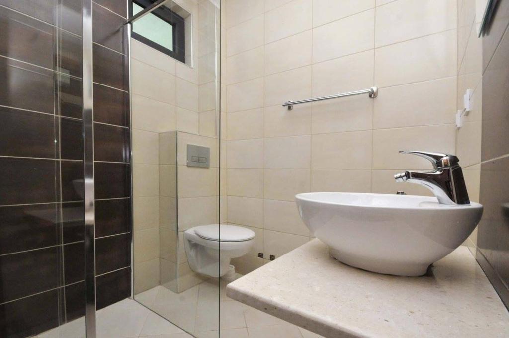 Koupelna v ubytování Apartments M Čanj