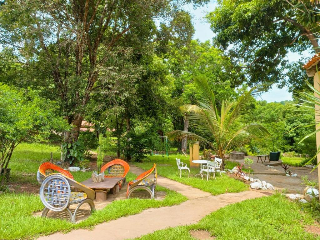 Ein Garten an der Unterkunft Encanto do Parque Hospedagem