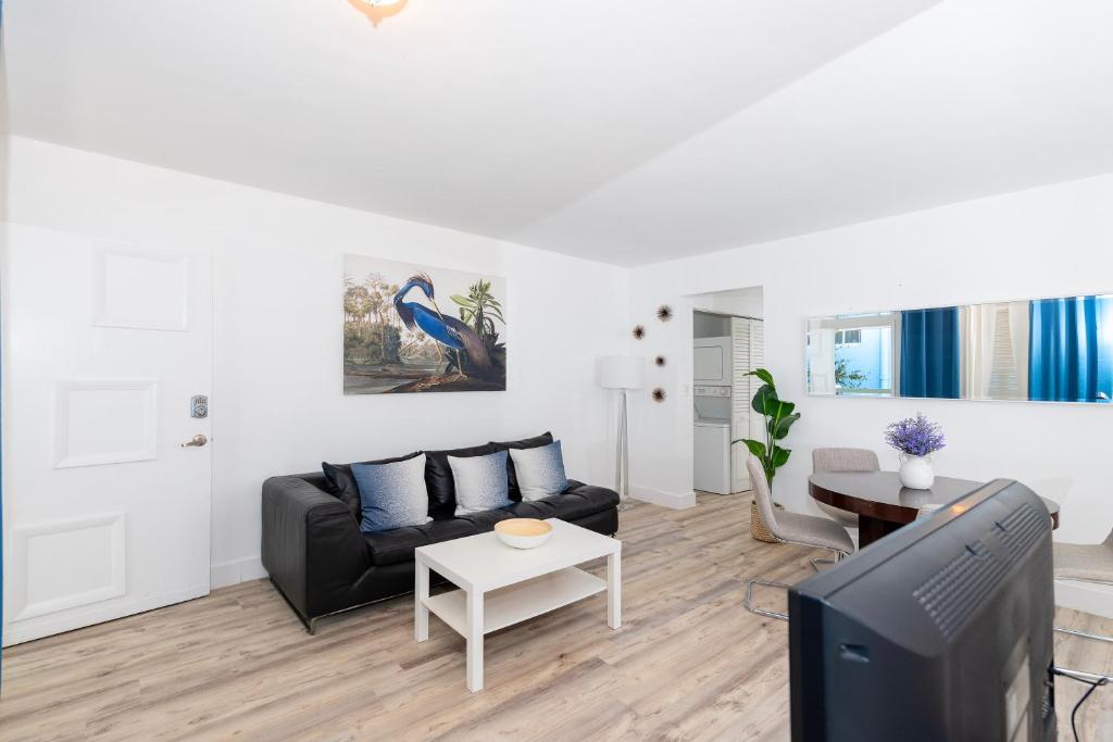 Sofi Beach Apartments - Two-Bedroom Apartment