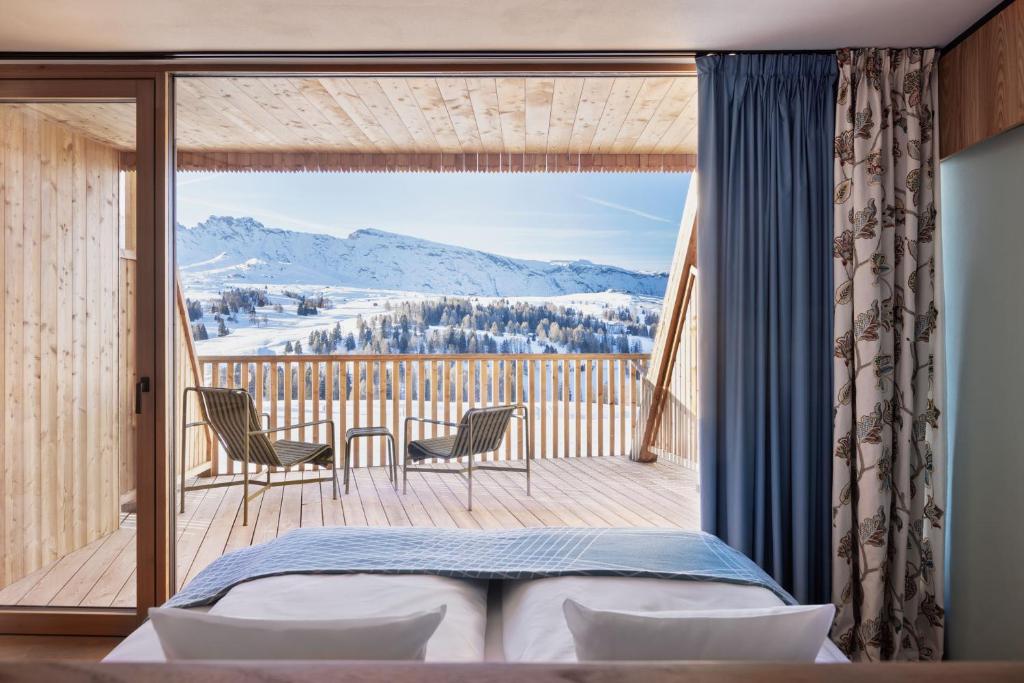 Nespecifikovaný výhled na hory nebo výhled na hory při pohledu z hotelu