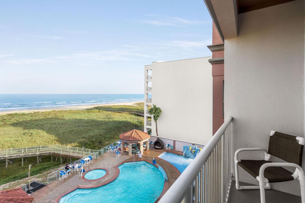 La Copa Inn Beach Hotel photo