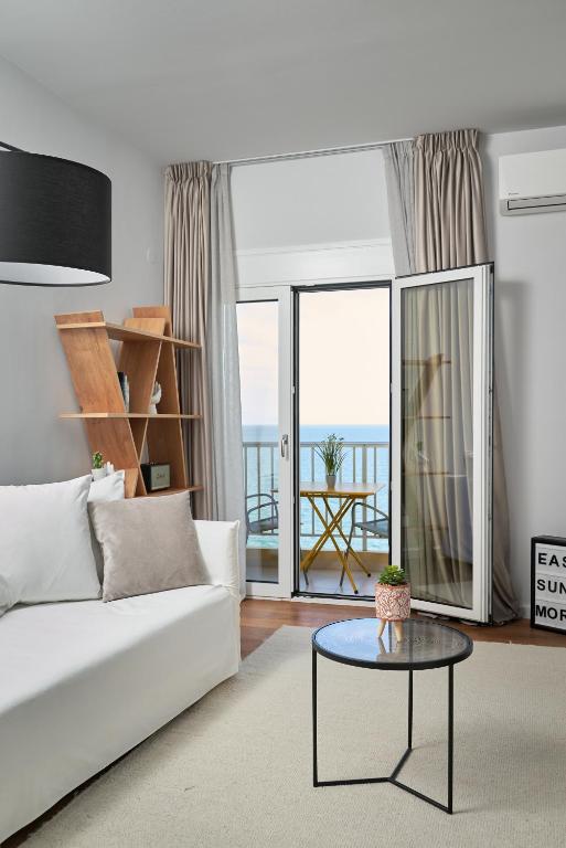 Crete - Heraklion Sea View Apartment 1 - Housity