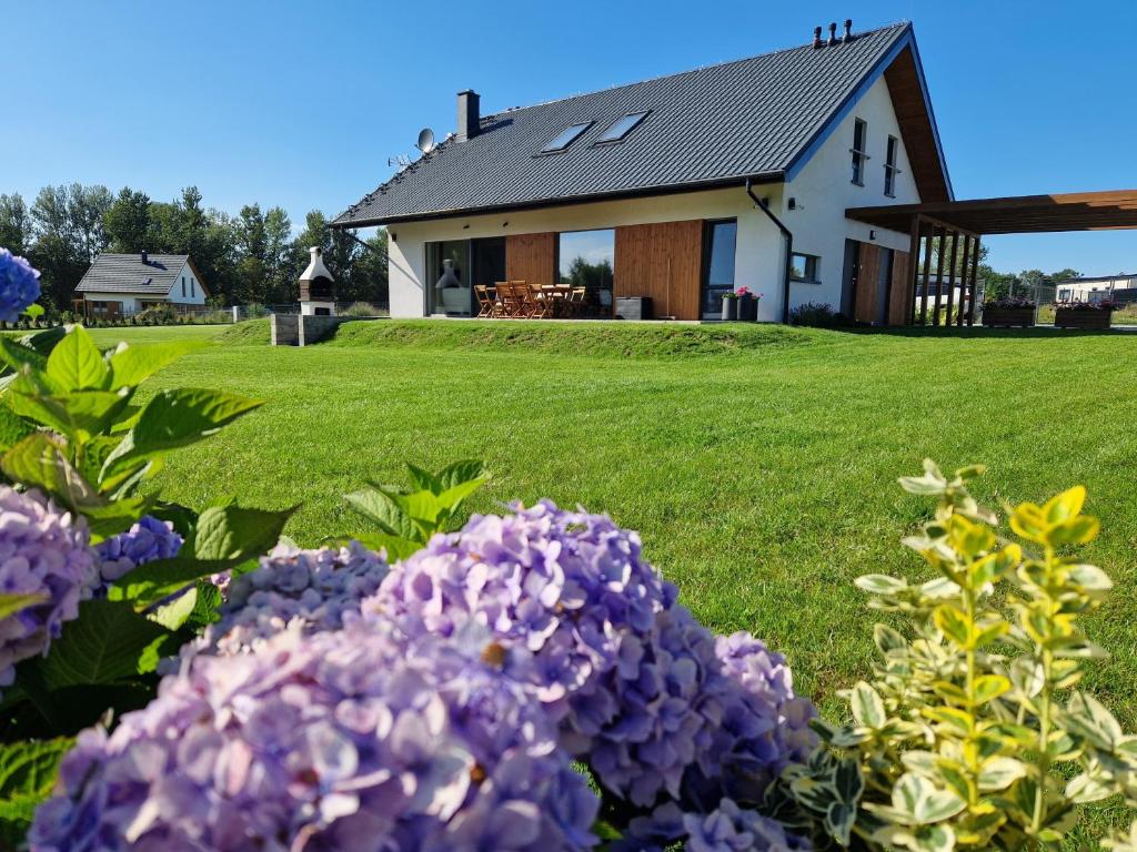 Vonkajšia záhrada v ubytovaní VILLA RA with garden and sauna at the Baltic Sea